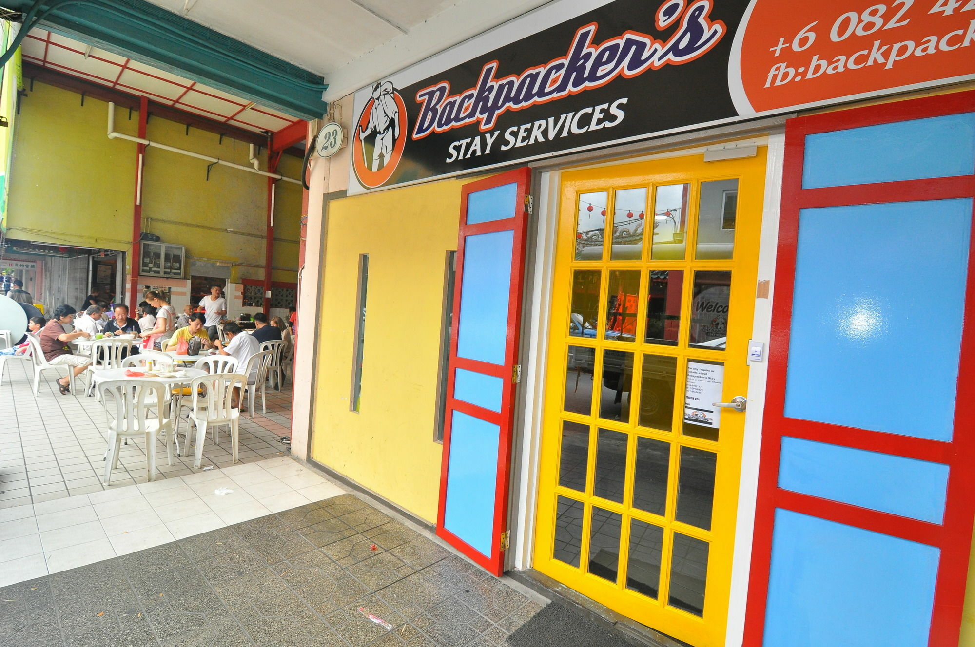 Spot On 89886 Backpacker'S Stay Services Kuching Bagian luar foto